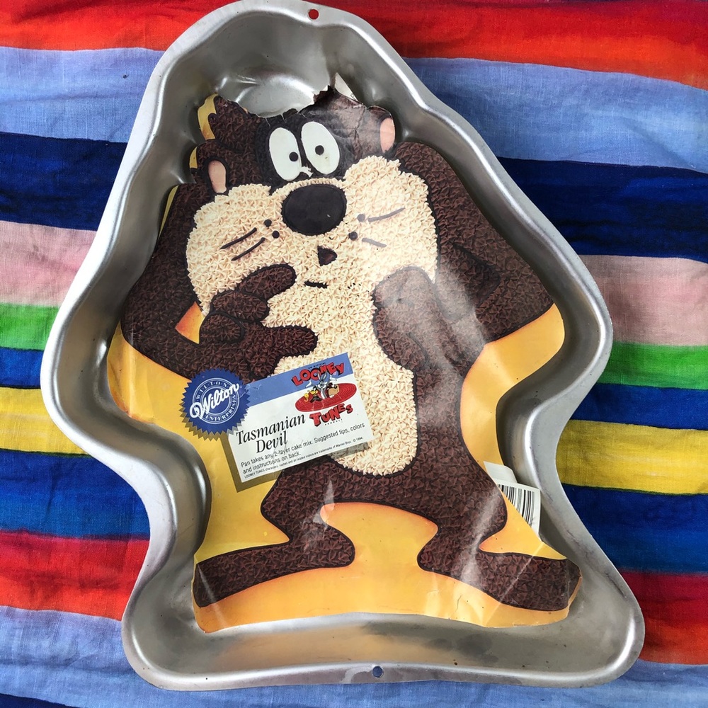 1995 Taz Tazmanian Devil Cartoon Metal Cake Pan